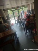 伟梦清水湾小区门口餐饮店转让日营业2000