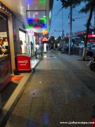 青山湖十字路口奶茶店转让，日营业2000