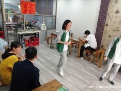 高新区高校旁餐饮店对外转让，日营业2500