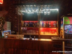 中医药大学两万师生，后街唯一1家酒吧转让日营业额5千