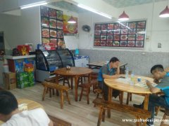 朝阳隆泰苑小区门口夜宵店转让，日营业5000