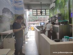 世纪万象广场2号门旁奶茶店对外转让