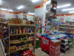 绿地悦城F区店面转让，双门头全景玻璃