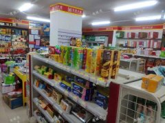绿地悦城F区店面转让，双门头全景玻璃