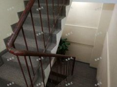 青山湖区高新大道黑石汽车配城旁有一足浴店转让