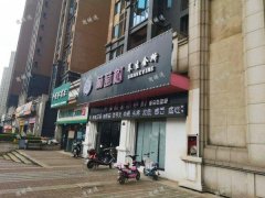 朝阳洲第三医院正对面美容店转让，可空转，适合各行业