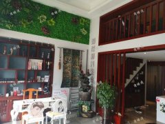 朝阳洲第三医院正对面美容店转让，可空转，适合各行业