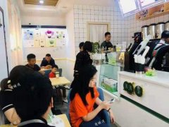 新城吾悦广场一楼奶茶店对外转让，日营业额1200，空转