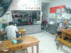 青云谱明珠广场餐饮店转让，电动车停车场旁