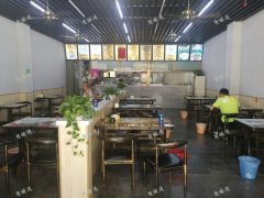 恒泰名苑小区旁餐饮店转让，日营业额10000，可空转