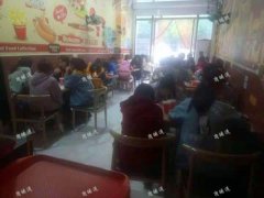 莲塘力高君御国际小区门口餐饮店转让，客流非常稳定