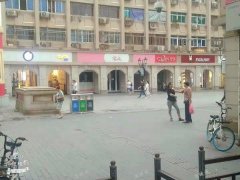 胜利广场餐饮店转让，可空转，适合各行各业