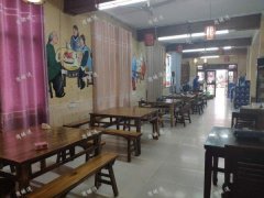 新建区警察学院后街有一160平的餐饮店对外转让