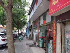 羊子巷餐饮店转让，附近多小区，人员稳定，急转直降2万