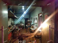 双港东大街财经大学旁烧烤店转让，可住人
