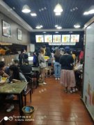 江西科技学院后街蓝天驾校旁三年老店奶茶店转让，日营业额300
