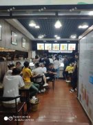 江西科技学院后街蓝天驾校旁三年老店奶茶店转让，日营业额300