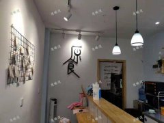 红谷滩新区餐饮店转让，附近多小区，日营业额2000