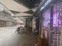 盈石广场有一美容美甲店转让，附近多小区娱乐设施