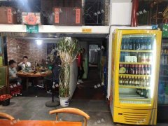 珠宝街夜市口餐饮店转让，小区环绕，日营业1W2