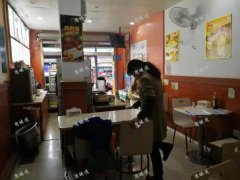 井冈山大道小区口5年老店转让，周边多所学校，公交站台