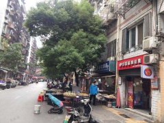 东湖区临街底商16年老店转让，可空转，适合各行业