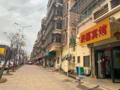 天祥大道奥体中心地铁站旺铺出租，可分租，330平方