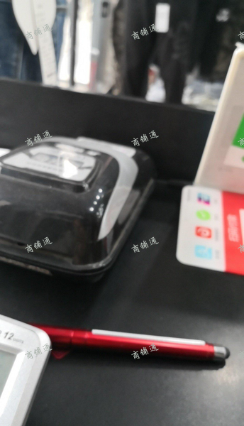 巴黎假日众康药店对过出租