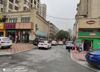 小区门口第一间，对面莲塘南大道，公交站