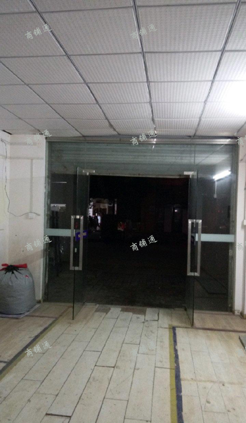 店面宽敞明亮，开店，办公都可，以前是快递公司，停车方便