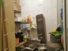 火炬公园旁沿街餐饮店转让，紧邻多个写字楼，日营业额达3000