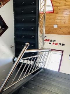 博山沿河西路沿街商铺出租，位置好精装修，繁华地段