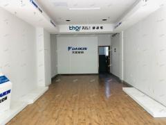 博山沿河西路沿街商铺出租，位置好精装修