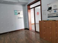 临淄小区门口沿街一楼60平商铺出租，客流极佳位置好