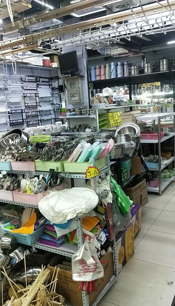 (转让) 义乌小商品城二期，营业中百货店转让。