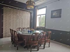 人民东路小学旁新装修餐饮店整转，店主急回老家，给钱就转