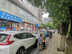 南京路与湖滨东路叉口沿街400平店铺出租可分割