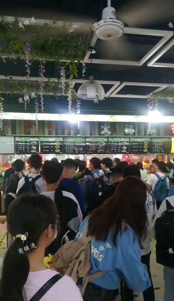 (出租) 江西财经大学档口出租，租金五万，押金可以谈