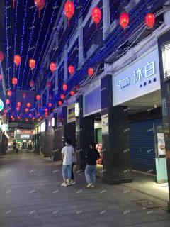 中联美食城对面旺铺急转 日盈利2000 整转包设备技术