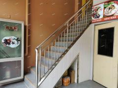 万象汇东南沿街牛圣力餐馆带设备整体转让，可空转