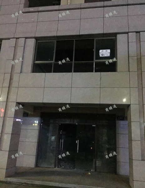 (出租) 莲一中旁，人流量大，居家，学生众多，接手即盈利，