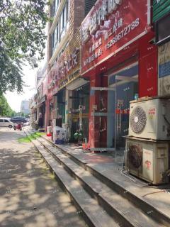 舒然家园北鲜果店转让 位置好 好停车  免租一个月 