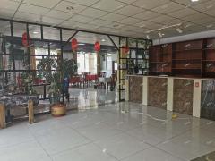 宝沣路大型餐饮店带设备整体出租
