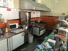 步行街南段哎米家快餐店转让  多公司集中订餐，效益好