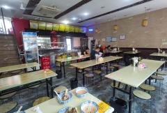 火炬二路餐饮店转让，小区门口，门头宽