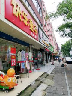 梦时代广场旁11年老店转让，门头宽敞，空转