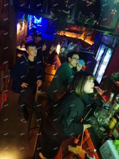 东湖酒吧一条街酒吧可空转，可做特色餐饮，租金便宜