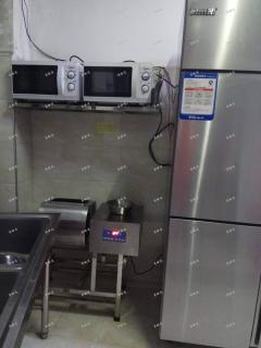江西财经大学蛟桥校区旁，餐饮店转让，周边有3所大学