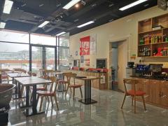 张店火车站沿街豪华装修商铺，房东直租，可做多行业