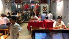 百盛后面火神庙餐饮店转让，可住人全新设备